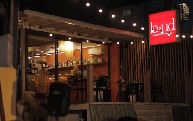 La Ud Lounge and Hostel