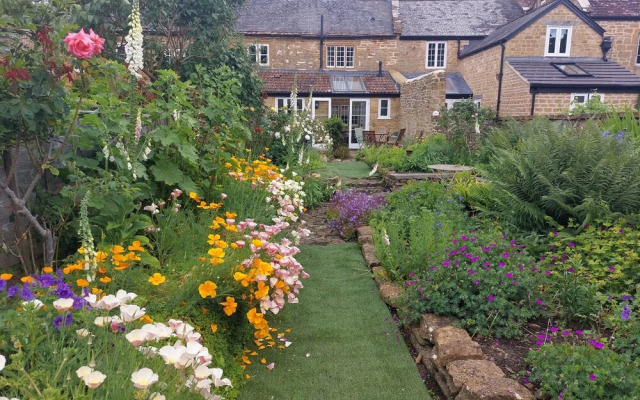 Two Towers Cottage