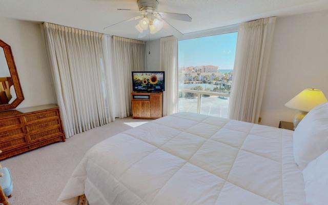 Shoreline Towers 3053 2 Bedroom Condo
