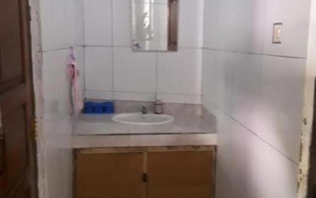 Blue Star Bungalows & Cafe