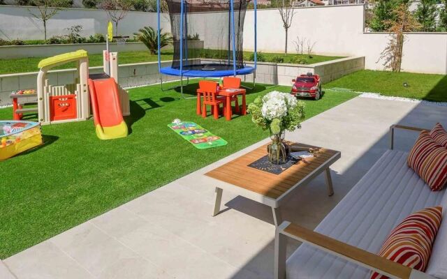 Villa Lucy Cherry CFH