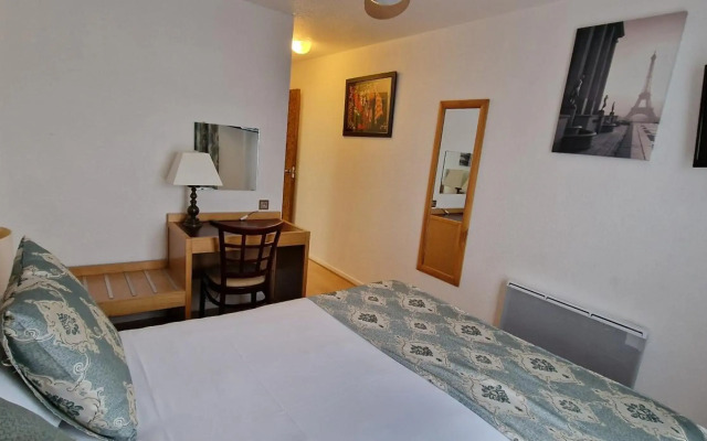 Kyriad Direct Arpajon