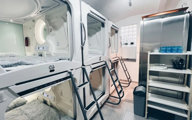 Space One Vienna - Sleeps 8 - Affordable & Central