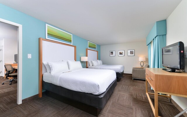 Red Roof Inn PLUS+ & Suites Tampa