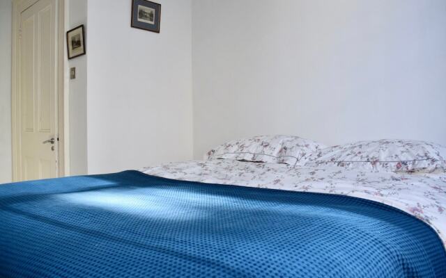 1 Bedroom Townhouse Apartment in Notting Hill