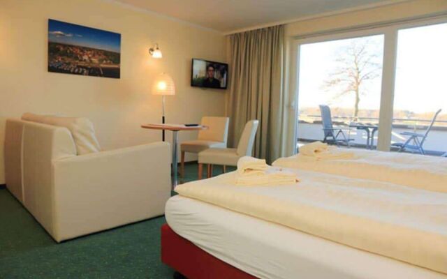 Strandhotel & Restaurant Mirow