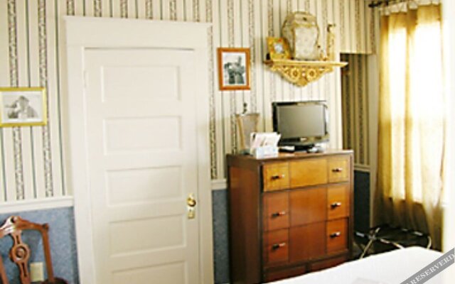 Bewitched & BEDazzled B&B @Rehoboth