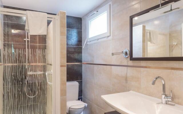 Logis Hôtel Les Platanes