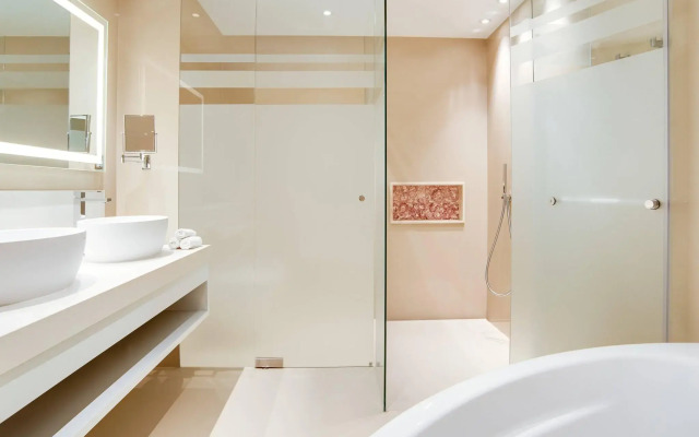 Pine Cliffs Suites