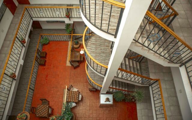 Hotel Del Prado Hometown