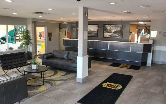 Super 8 by Wyndham Edmonton South