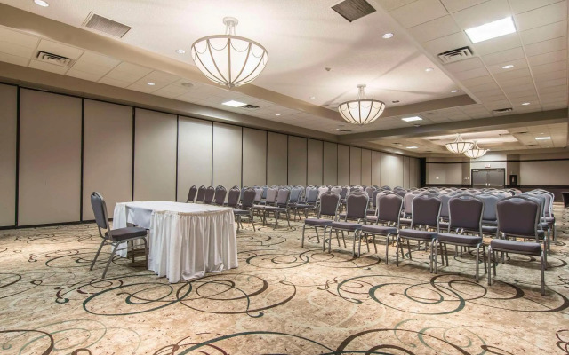 Quattro Hotel & Conference Centre, Ascend Hotel Collection