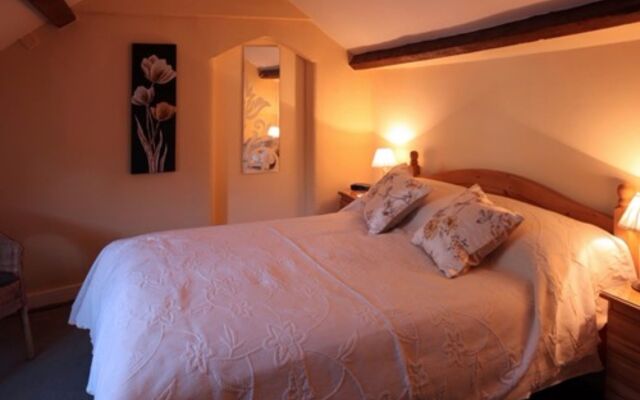 Hillside House - Guest House