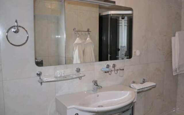 Hotel Cooperator