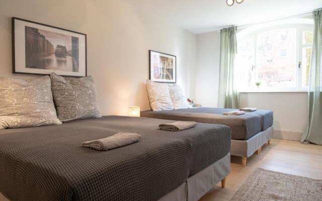 Spacious 3-bedroom apartment near Eilbekpark