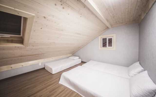 Red Windmill Pension