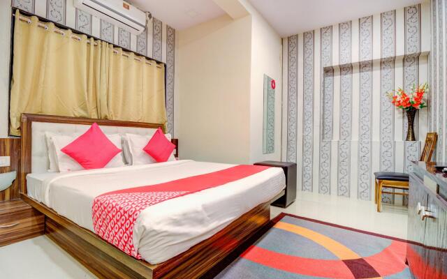 OYO 69852 De Classico Hotel