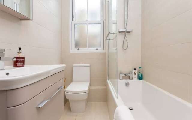 Bright And Stylish 1 Bedroom Flat With Terrace
