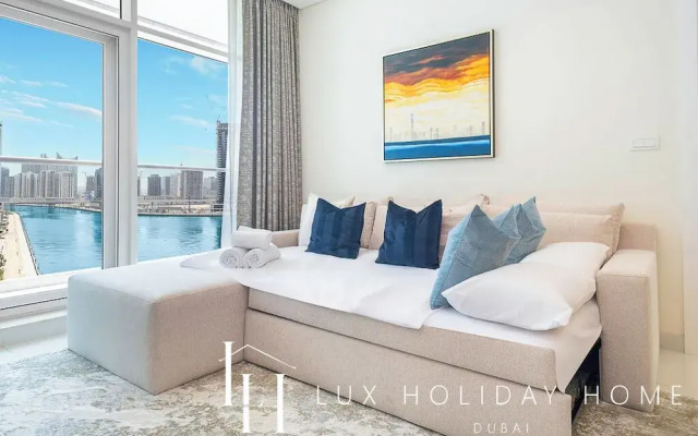 LUX The Bays Edge Canal View Suite