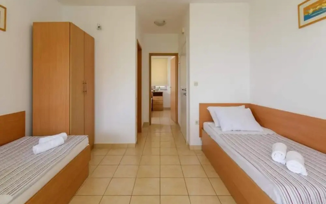 Alluring Apartment in Sukošan near Sea