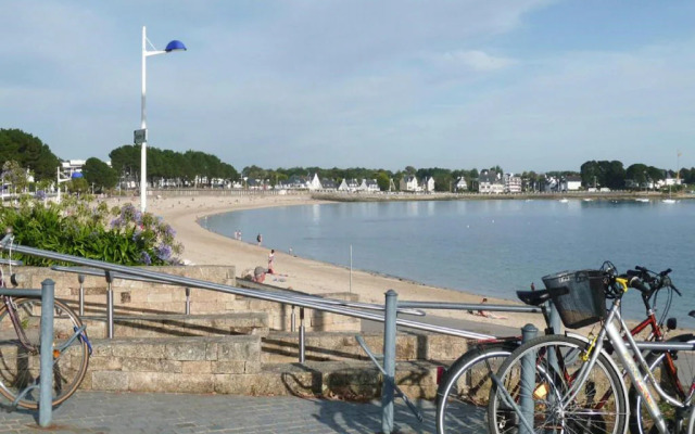 Holiday Home With Private Outdoor Pool, Gouesnac"h