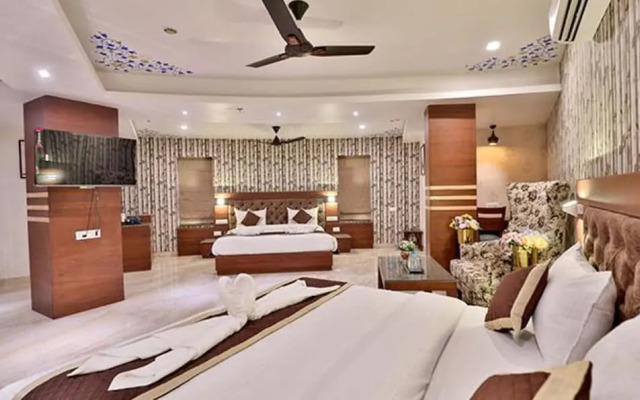 Fabhotel Prime Candle Wood