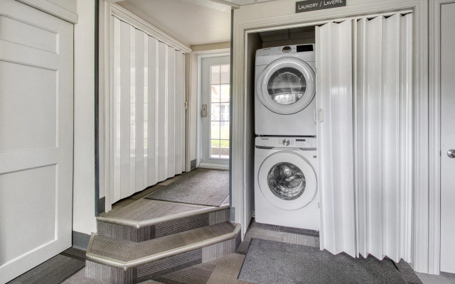 Danny’s Hotel Suites, SureStay Collection by Best Western