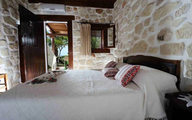 Yiannis Retreat