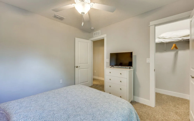 Pet-friendly Townhome, 1 Mi to Southbank Riverwalk
