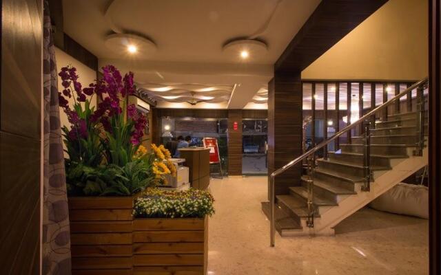 Rajdarbar Hotel & Banquets