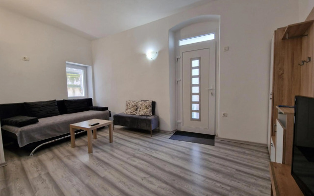 Secret Garden Apartment