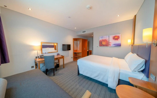 Premier Inn Abu Dhabi Airport (Business Park)