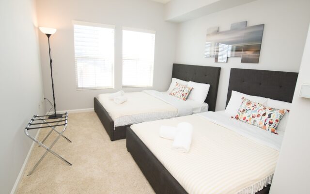 West Hollywood Deluxe Suites