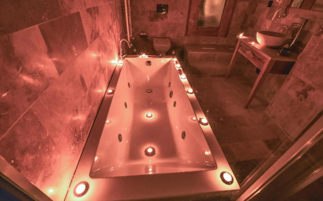 Mosaic Cave Hotel