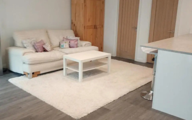 New SLEEP 4 COSY HOME