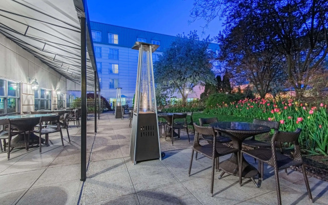 Hamilton Park Hotel & Conference Center