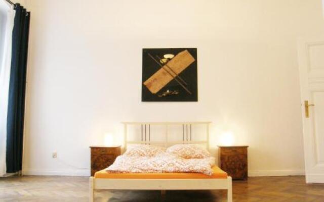 Elegante Altbauwohnung (CB1)