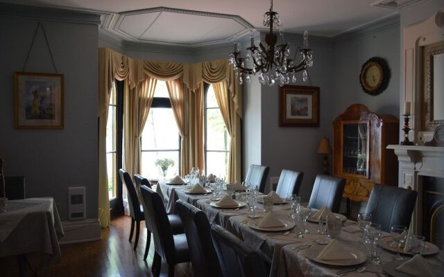 Rose Manor Inn B & B