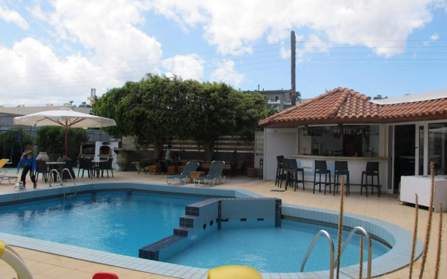 Albatross Studios & Apartments