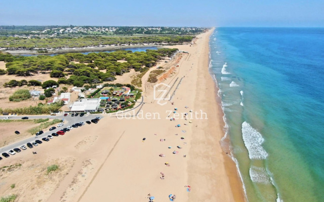 Cavalo Preto Luxury Beach Apartment by Golden Zenith