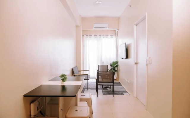 A Relaxing Poolside Stay