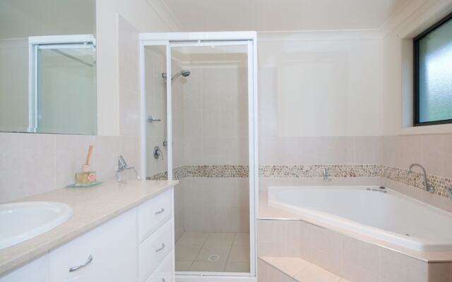 Sandy Point Road, 21A