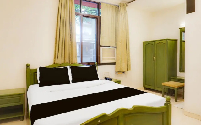 Premium Stays Near Fergusson College