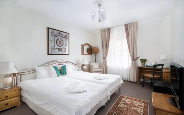 Kiniras Traditional Hotel & Restaurant