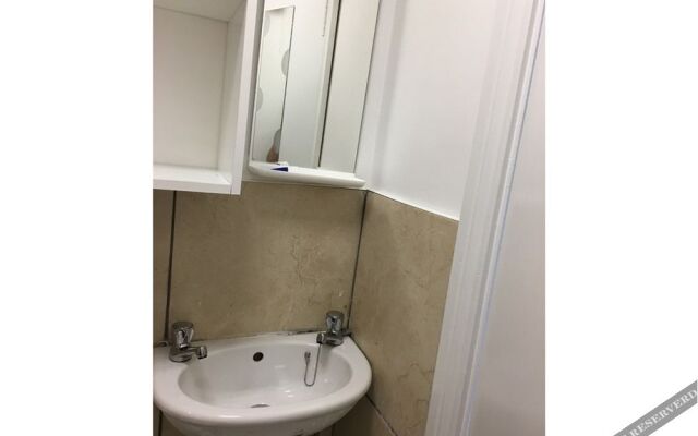 North Circular Serviced Accomodation