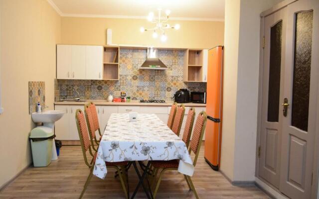 5 Rooms Hostel Almaty
