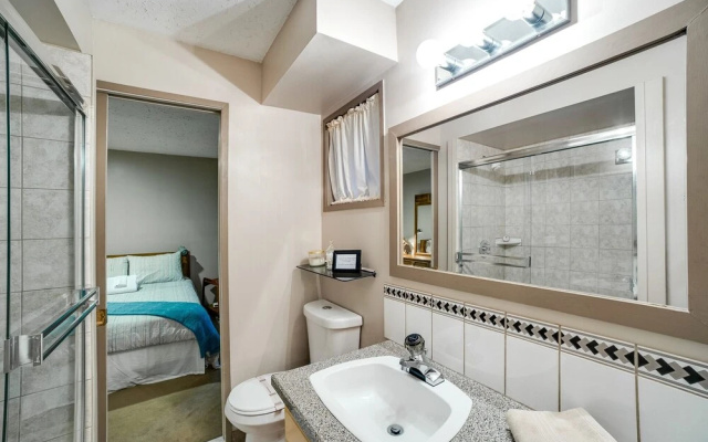 55sl - Hot Tub - Wood Stove - Sleeps 10 Home