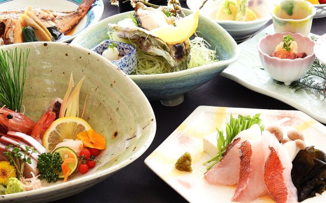 Shima no Hikari ga Ayanasu Uminoyado Hagoromosou