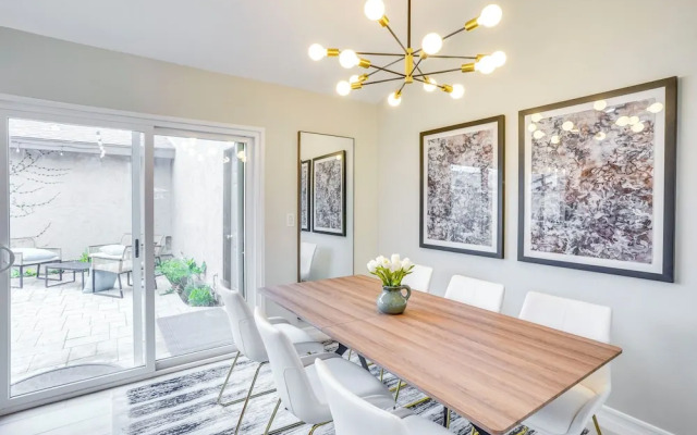 Idyllic Tustin Home w/ Private Patio & Grill