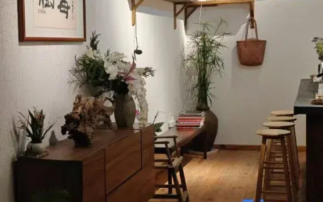 Raspberry Courtyard (Xizhou Ancient Town Store)